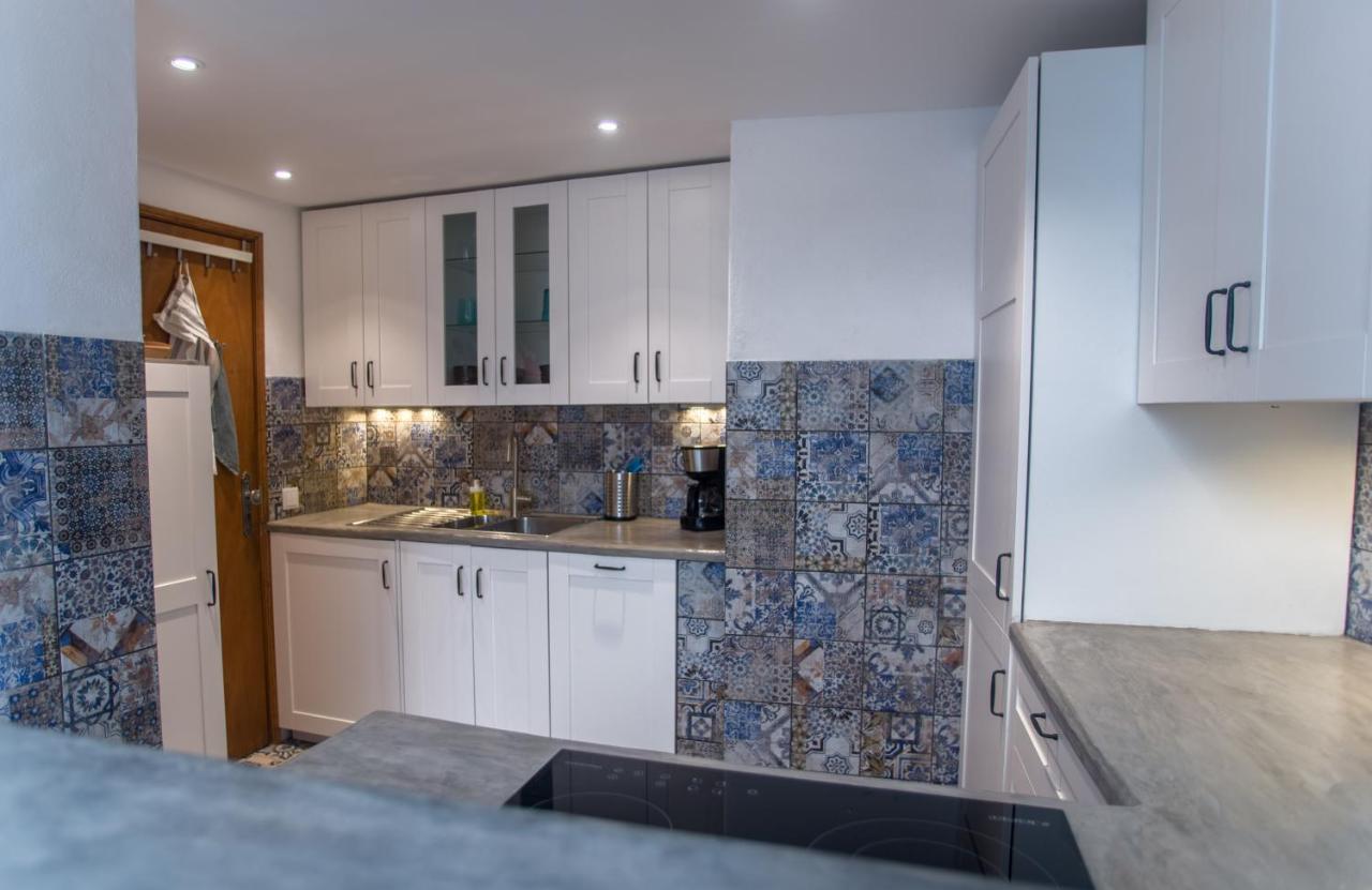 Apartamento Colorido Lagos Bagian luar foto